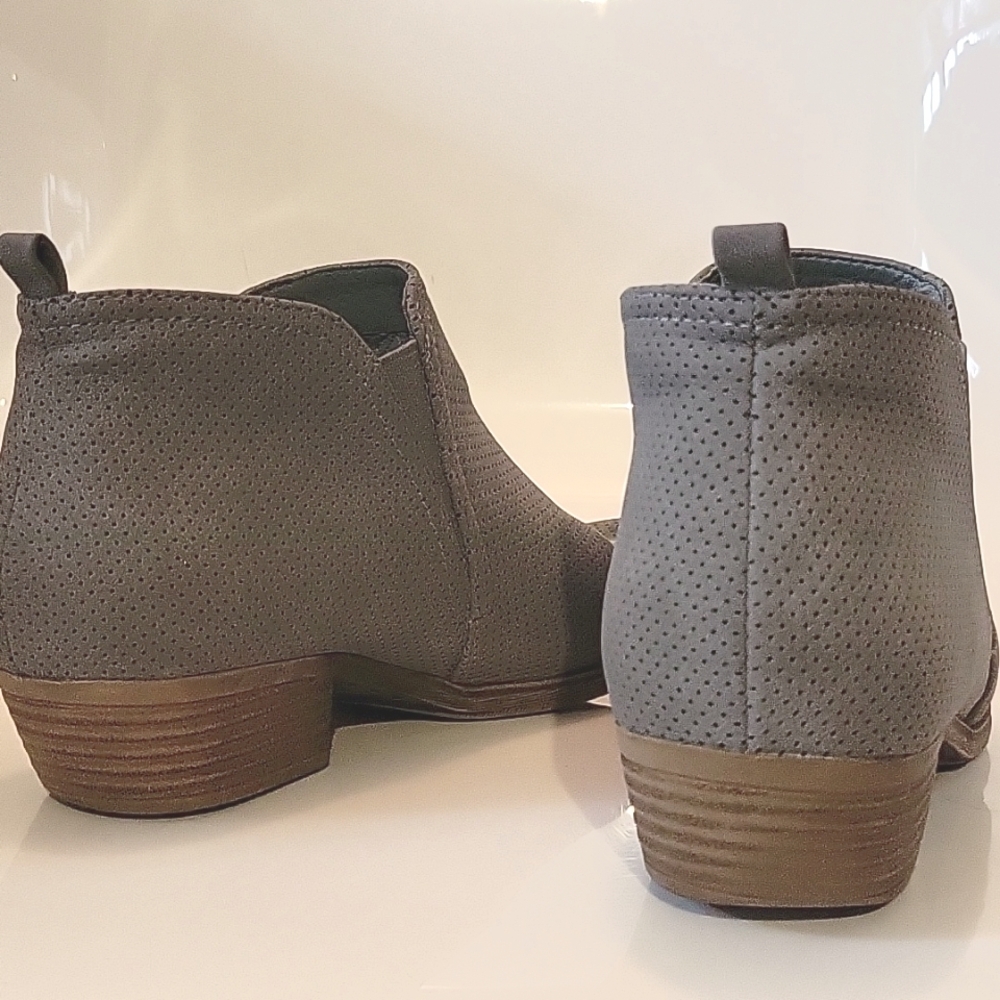 🛍CLEARANCE🛍 Ankle Boot Sz. 8.5 - Picture 9 of 9